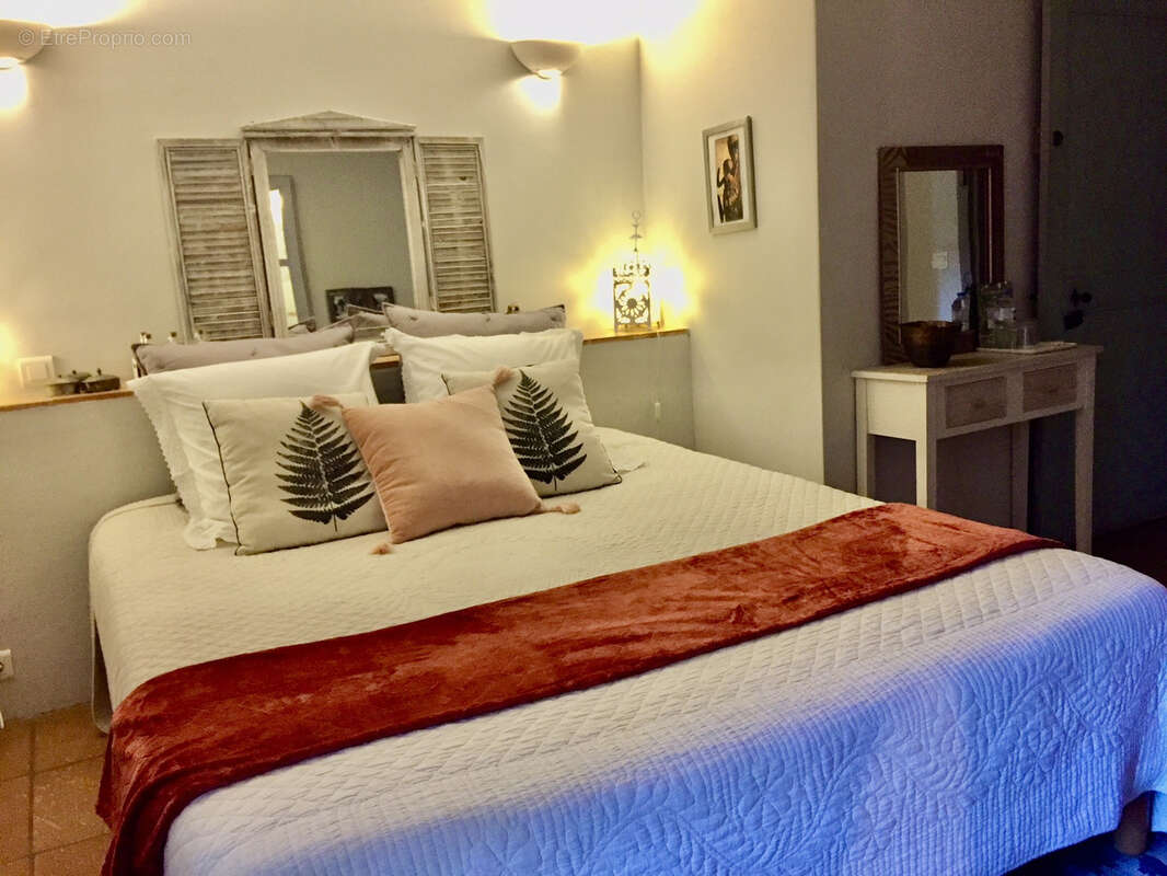 Maison à SUZE-LA-ROUSSE