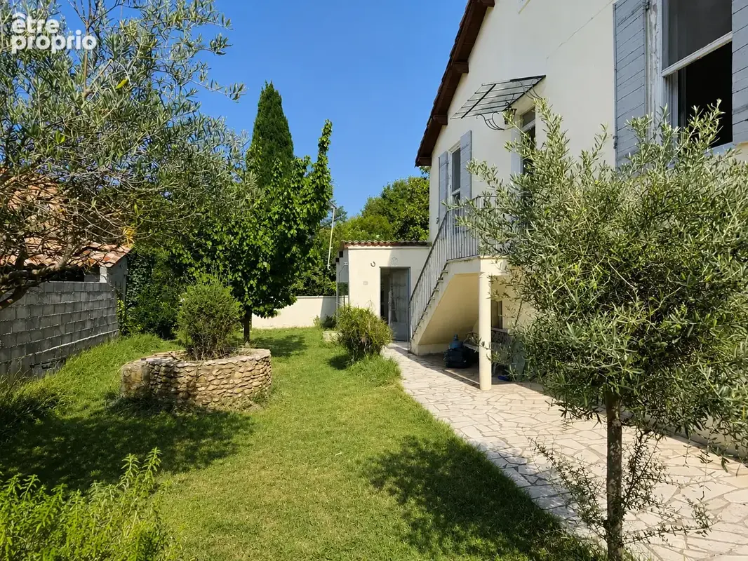 Villa des années 20 avec jardin proche du centre-ville d'Arles - photo 13