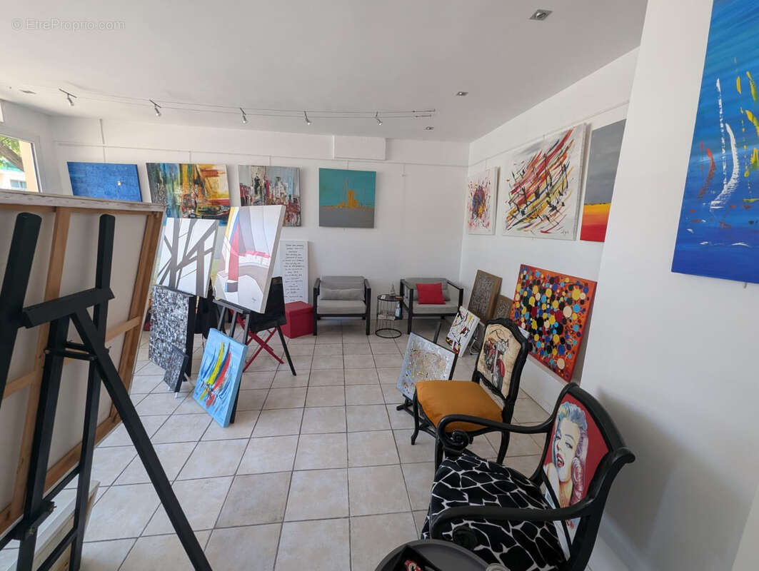 Commerce à FREJUS
