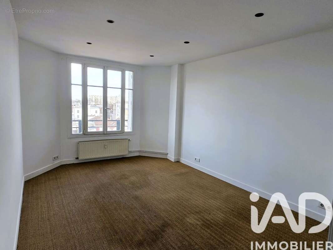 Photo 2 - Appartement à GENNEVILLIERS