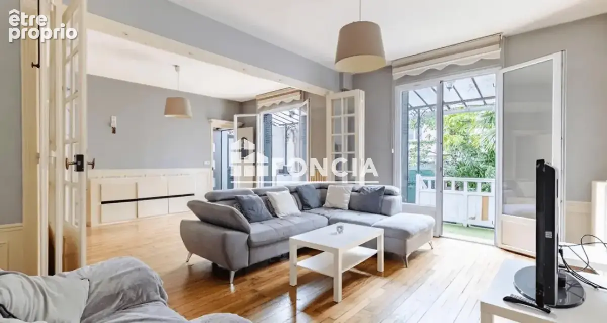 Maison de 4 pièces de 104 m² au centre ville - photo 2