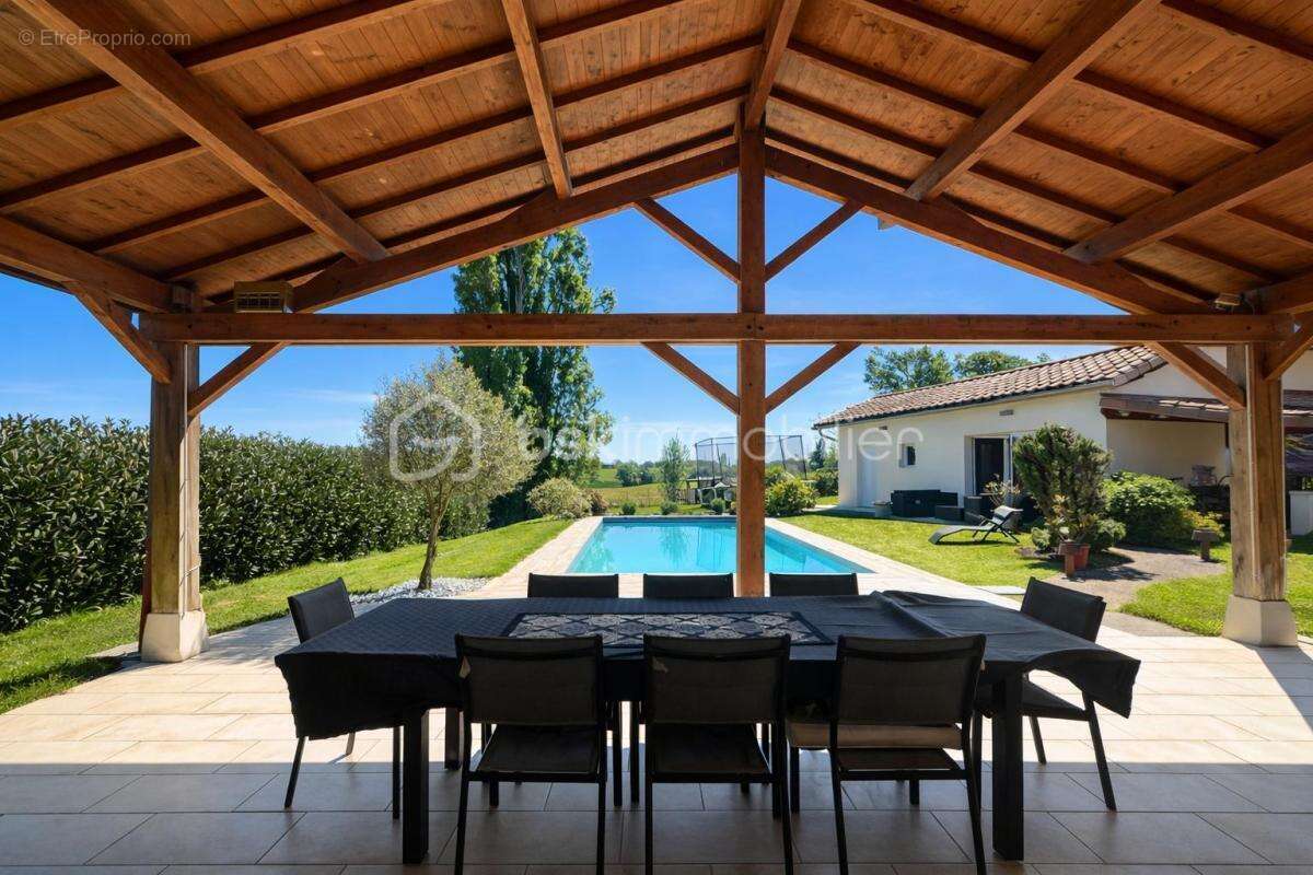 Exclusivité – villa d’architecte de plain-pied – 210 m² – un art de vivre entre lumière, volumes & élégance - photo 4
