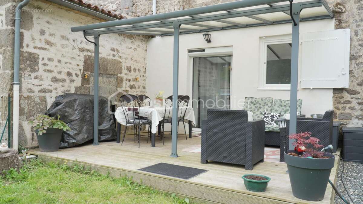Charmante maison en pierre rénovée de 126 m² de type T5 - photo 4