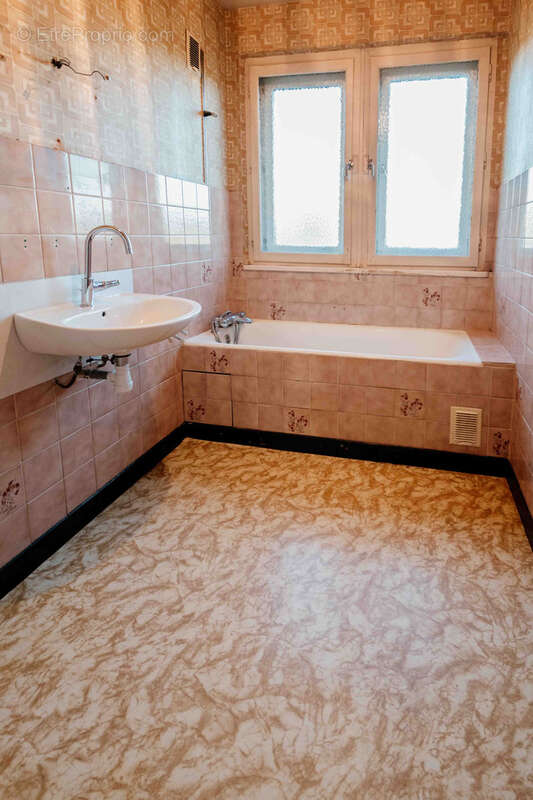 Maison à LA LONGEVILLE