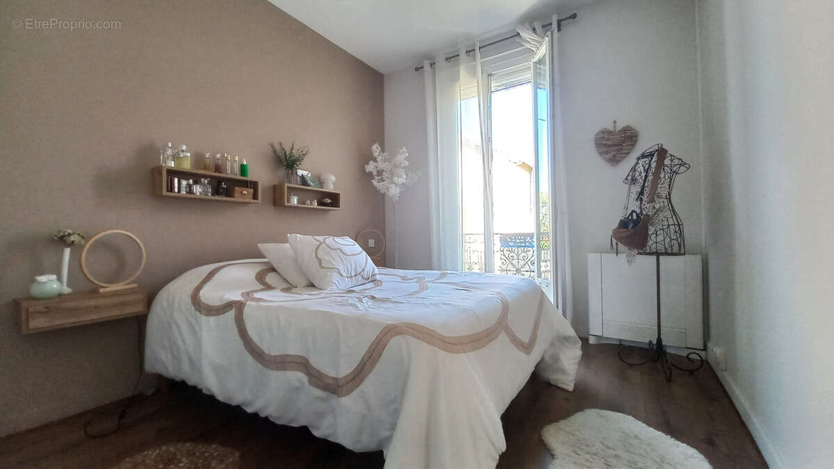 investissement locatif / Batisse de caractère divisée en 2 lots. - photo 21