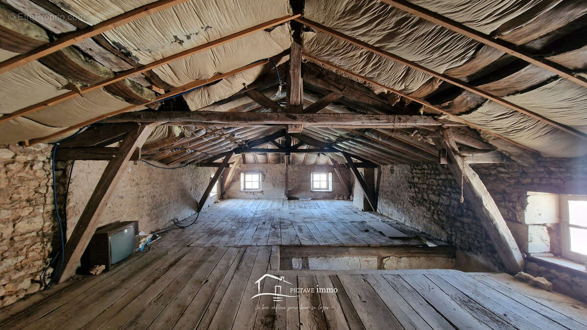 Maison ancienne à rénover entièrement   Beau potentiel d'aménagement - photo 8
