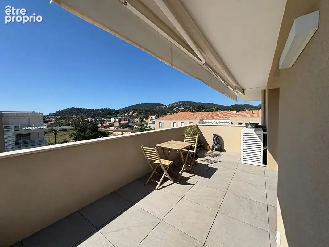 HYERES - Appartement T4 - 83 m² - Terrasse 50 m² - Stationnements - photo 12