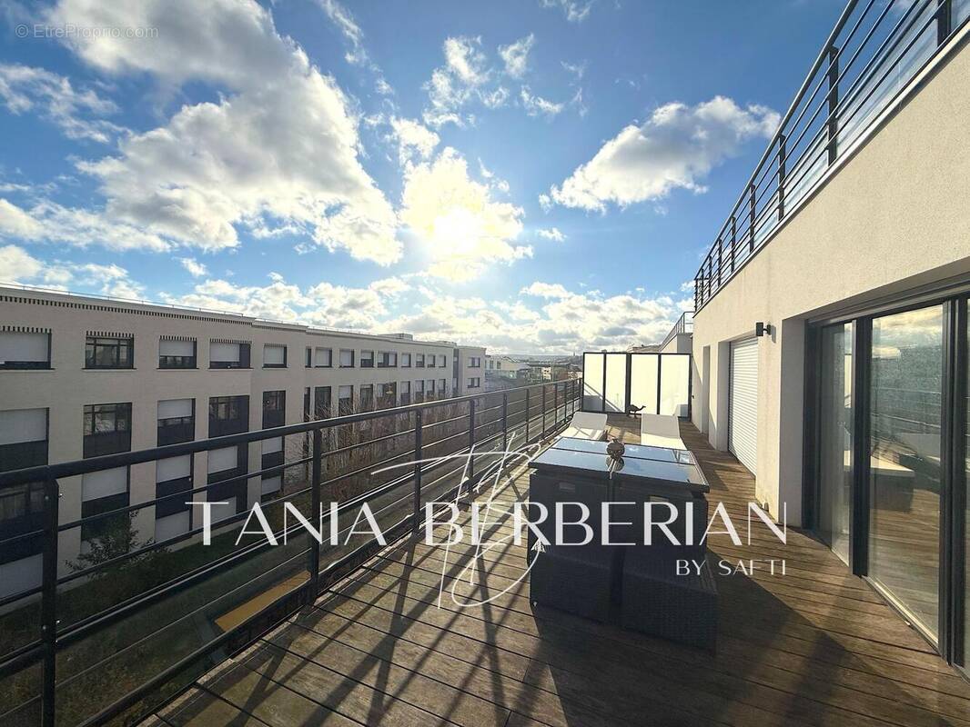 Photo 1 - Appartement à SURESNES