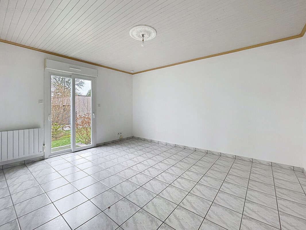 Maison à BAINS-SUR-OUST