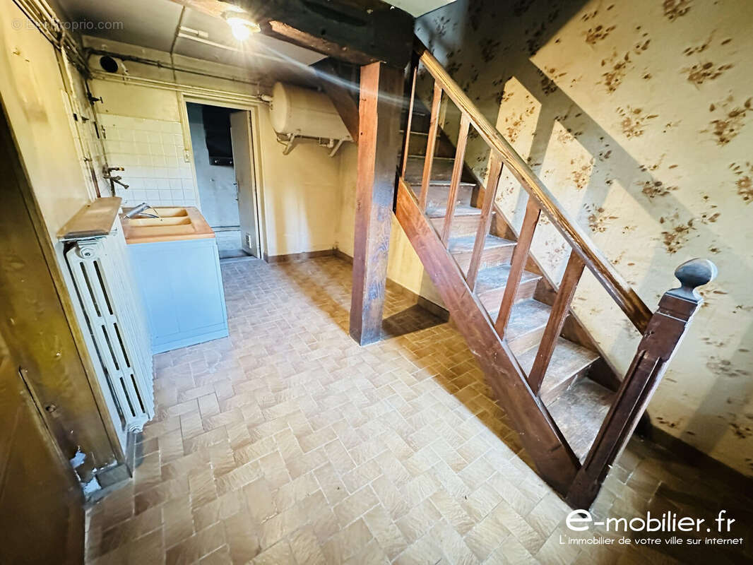 Maison 117 m² à Saint-Julien-De-Jonzy  - photo 6