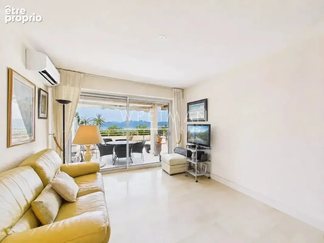 Appartement 2 pièces avec terrasse vue mer, garage, cave et piscines - Cannes Croix des Gardes - photo 3