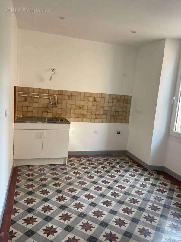 Appartement rénové T2 de 45m2, avec cave, parking et jardin à 05400 VEYNES - photo 6