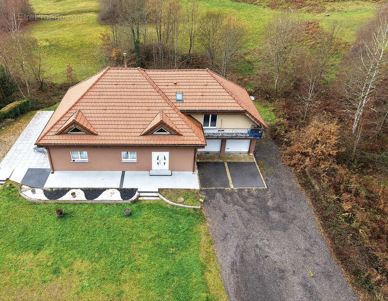 Maison à LE THILLOT