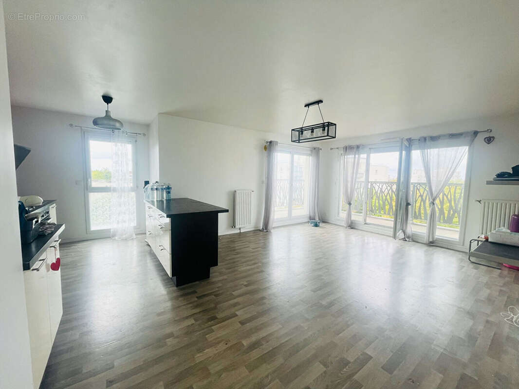 Appartement à SARTROUVILLE