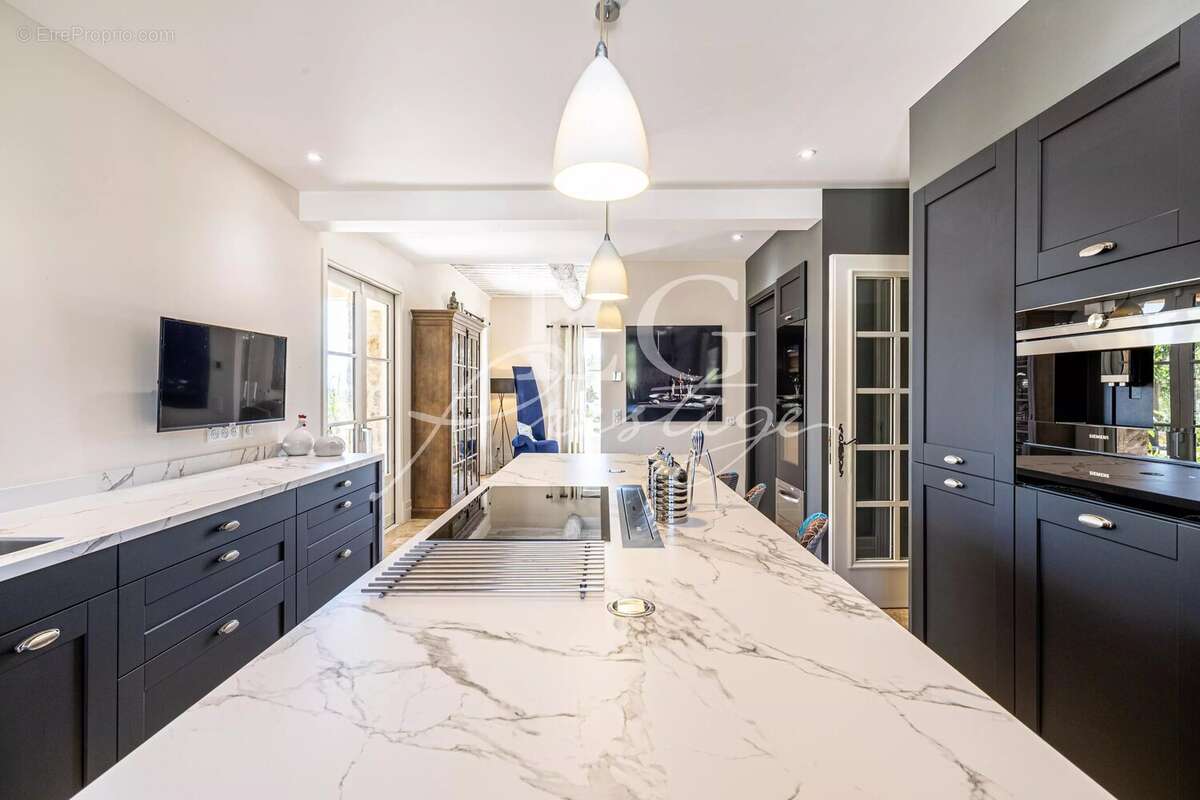 Maison à TOURRETTES