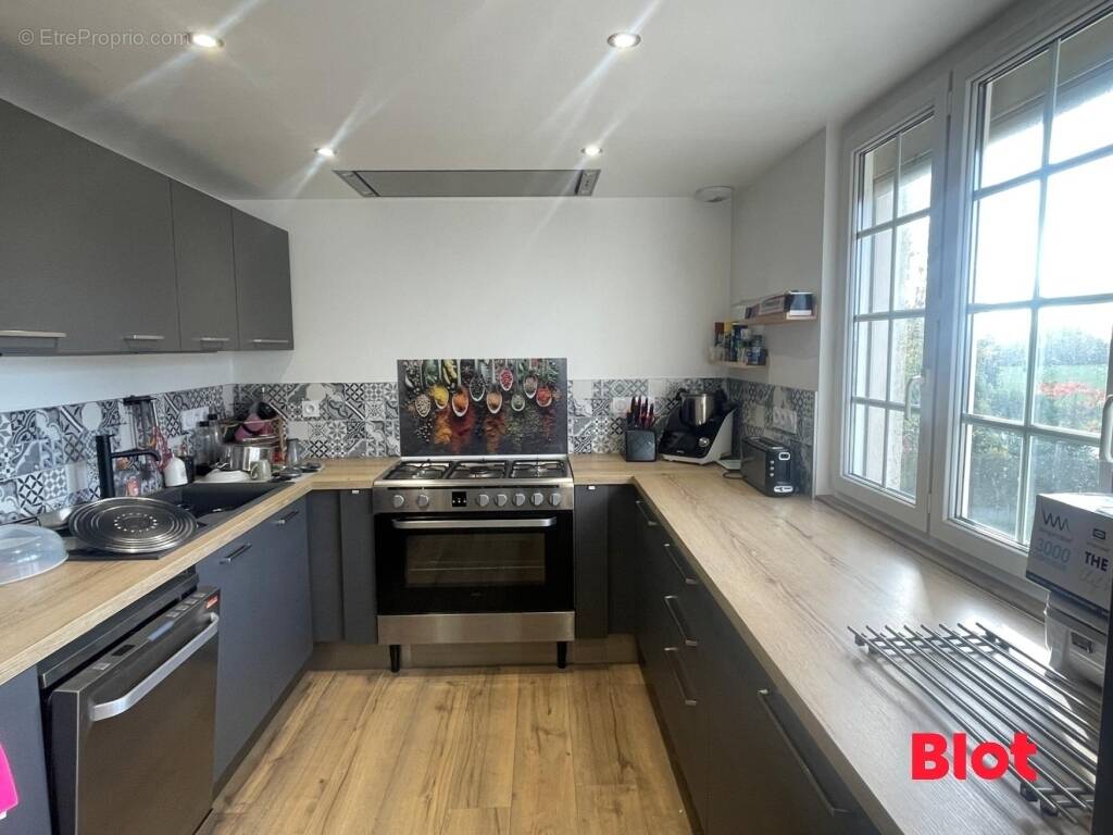 Maison à ARGENTRE-DU-PLESSIS