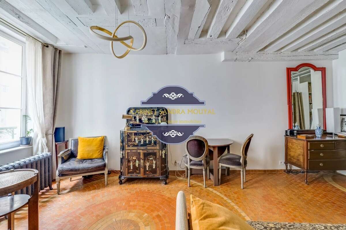 Appartement à PARIS-3E