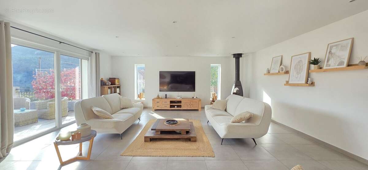 Maison à TOURRETTE-LEVENS