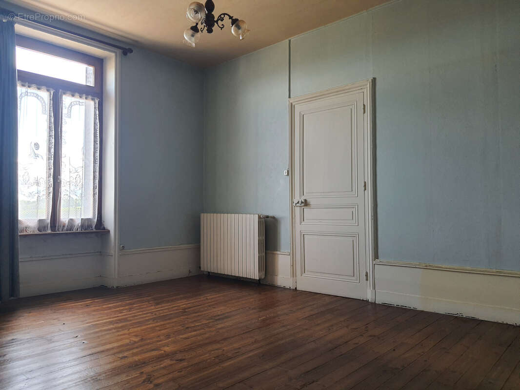 Maison à SAINT-GERMAIN-LAVAL