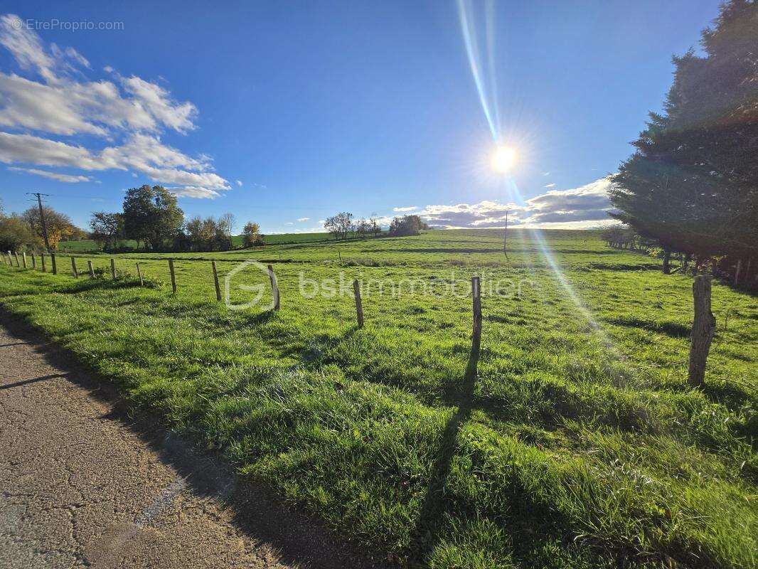 Maison à PARIGNY-LES-VAUX