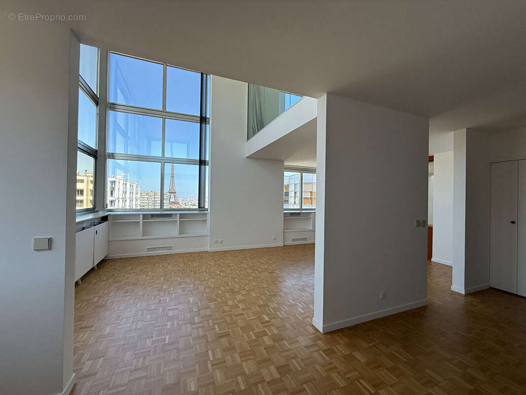 Appartement à PARIS-15E