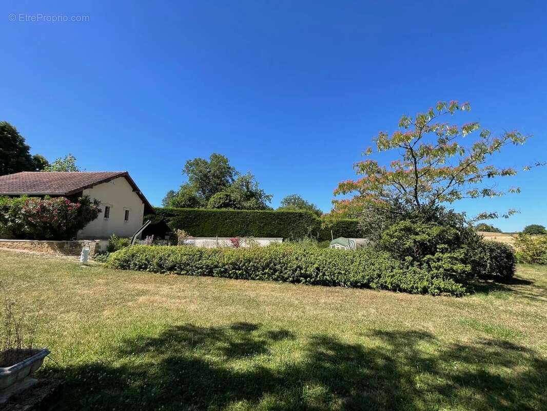 Maison familiale périgourdine contemporaine dans un cadre idyllique - photo 17
