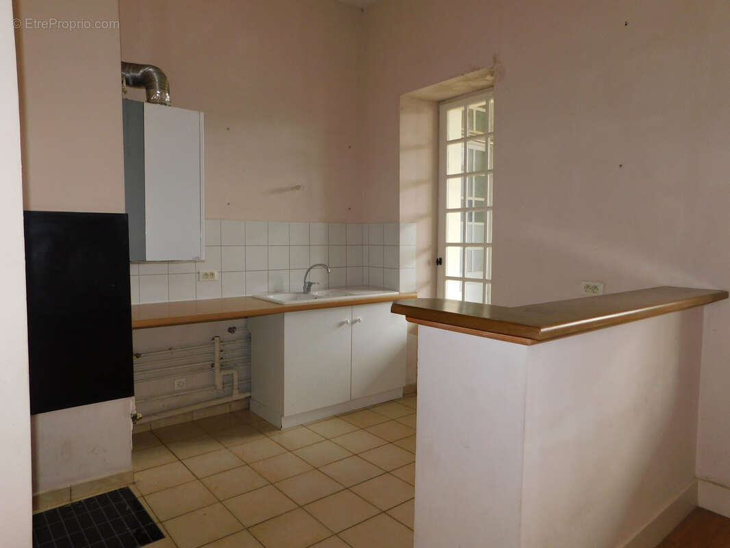 En basse ville d'Auch, à vendre appartement T4 de caractère - photo 3