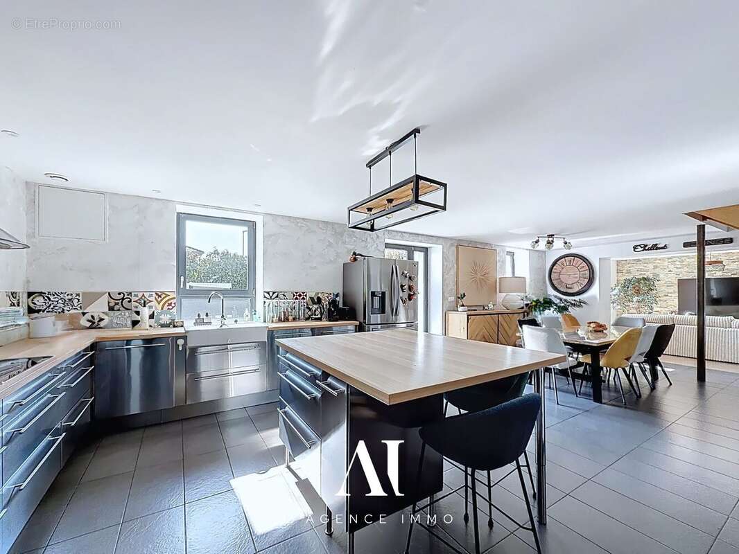 Maison à CESSY