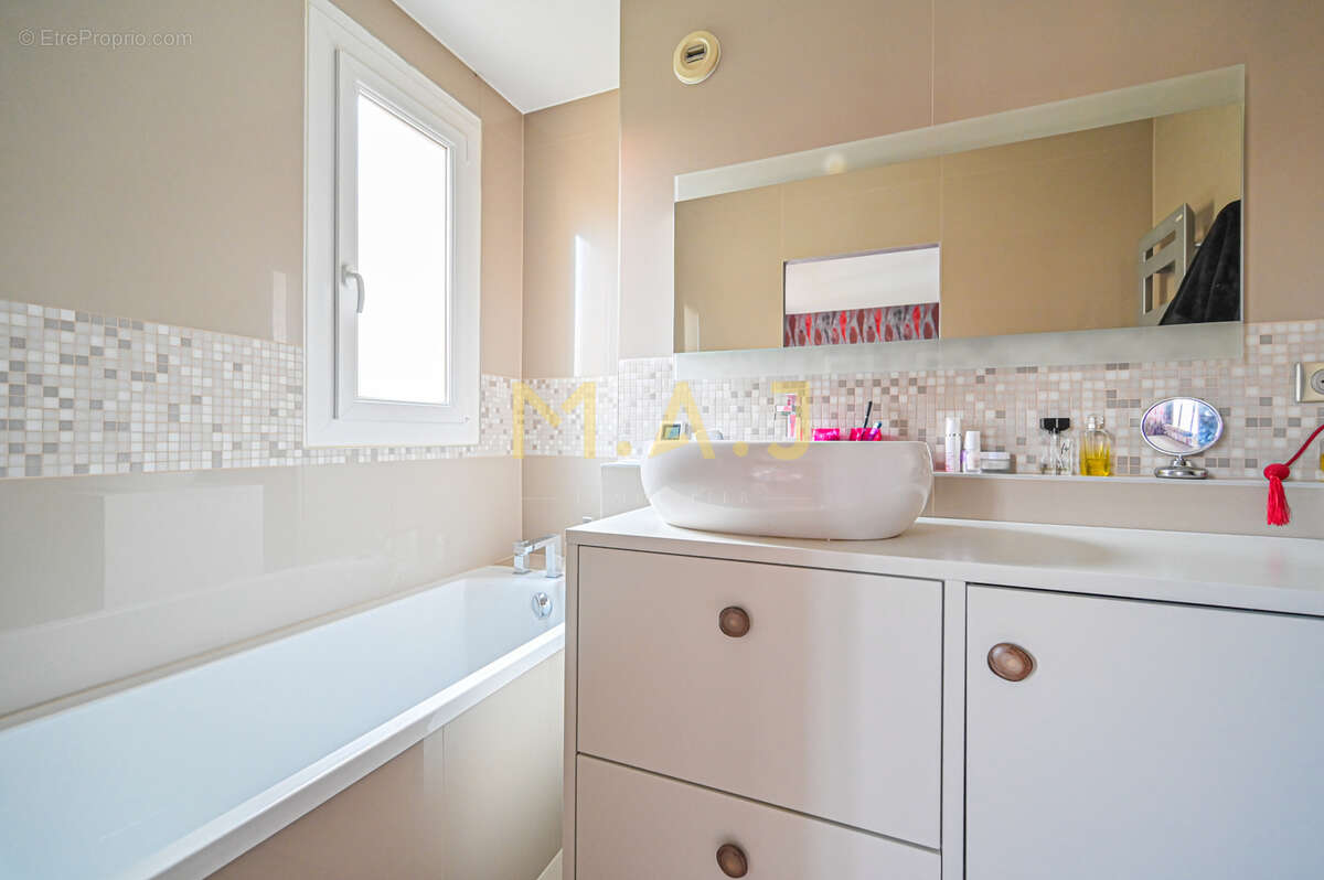 Appartement à LE PERREUX-SUR-MARNE