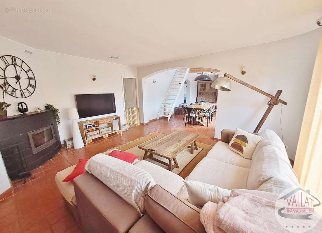 Villa de plain-pied avec piscine à vendre au Grau d'Agde ! - photo 3