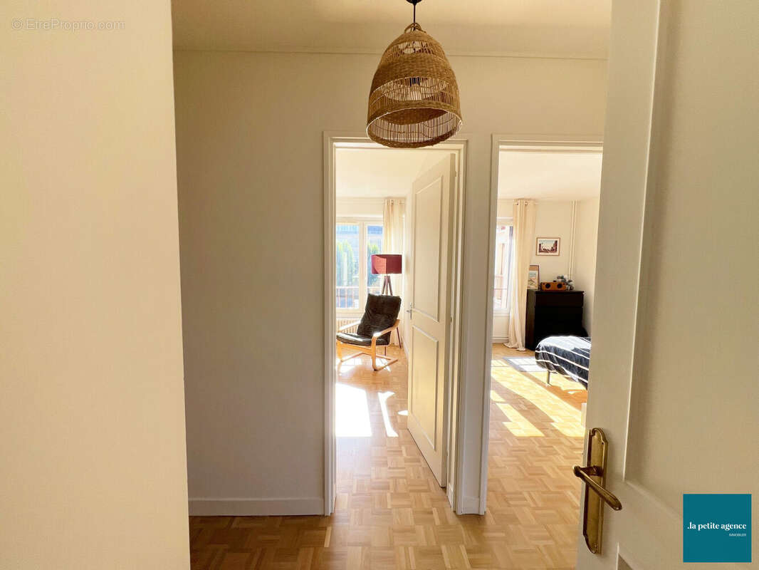 Appartement 92 m² à Caen  - photo 7