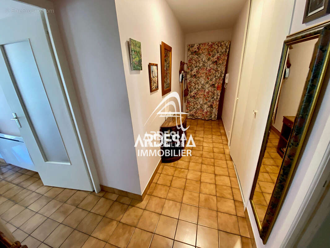 À vendre à Saint-Jean-de-Maurienne   Appartement lumineux avec balcon et garage - photo 7