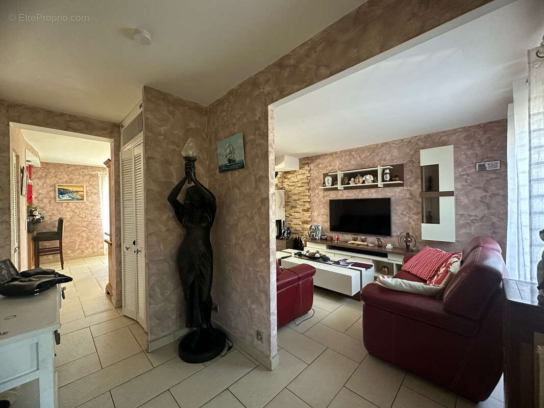 Maison à CHANTELOUP-LES-VIGNES