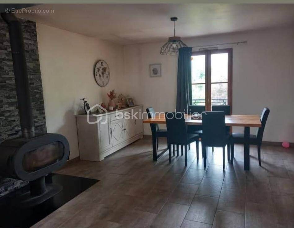 Maison à NEUILLY-SAINT-FRONT