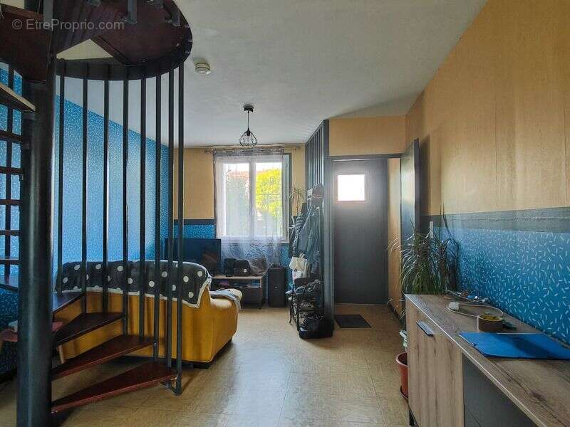 Maison à SAUZE-VAUSSAIS