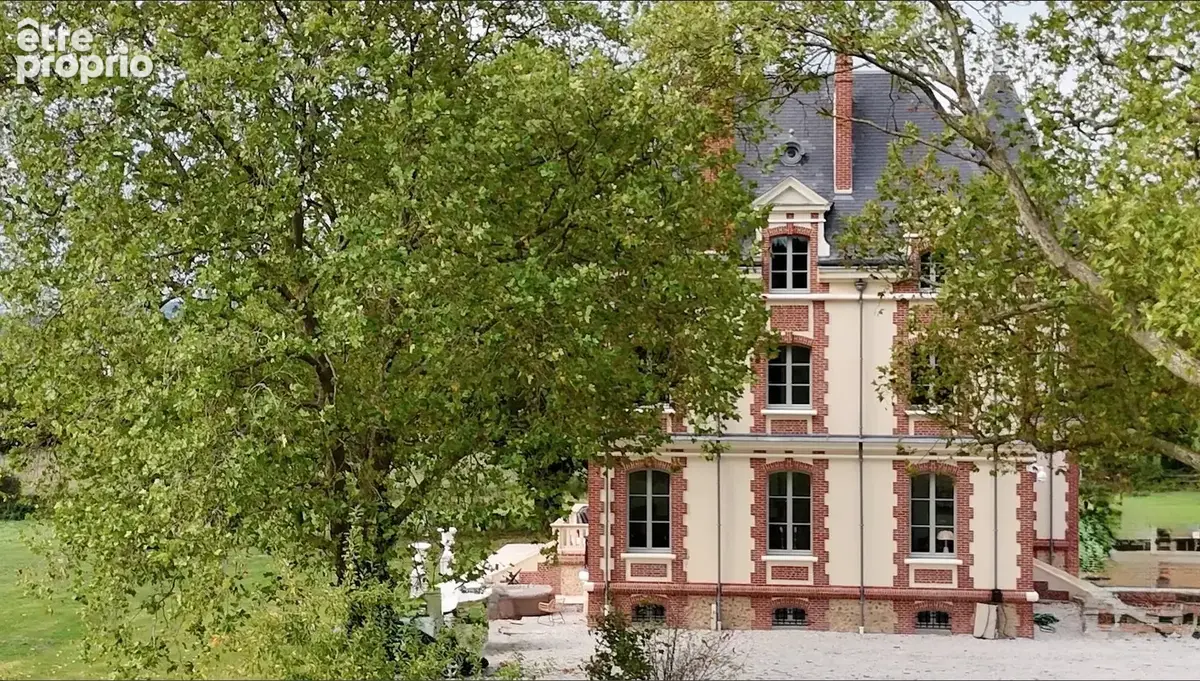 Château équestre de 560 m² sur 7,8 ha près de Deauville - photo 3