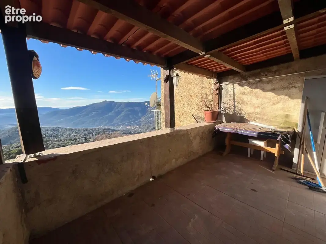 Appartement à BERRE-LES-ALPES