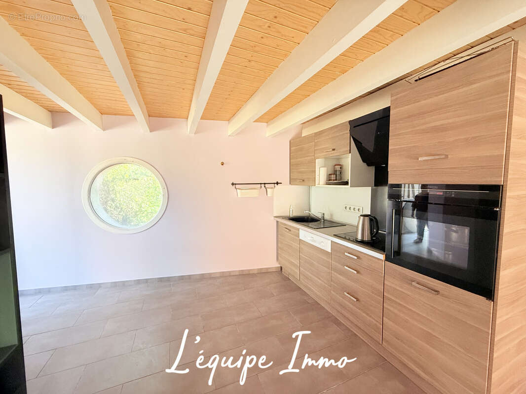 Maison T4 de 116 m2- Maison duplex T2- 2 garages- Piscine- Terrain de 1980 m2- - photo 23