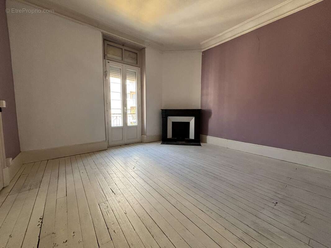 Appartement 320 m² à Romans-Sur-Isere  - photo 4