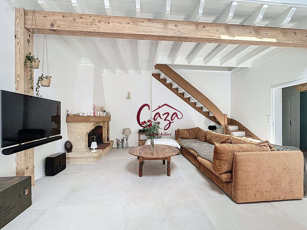 Maison à CAMBLANES-ET-MEYNAC