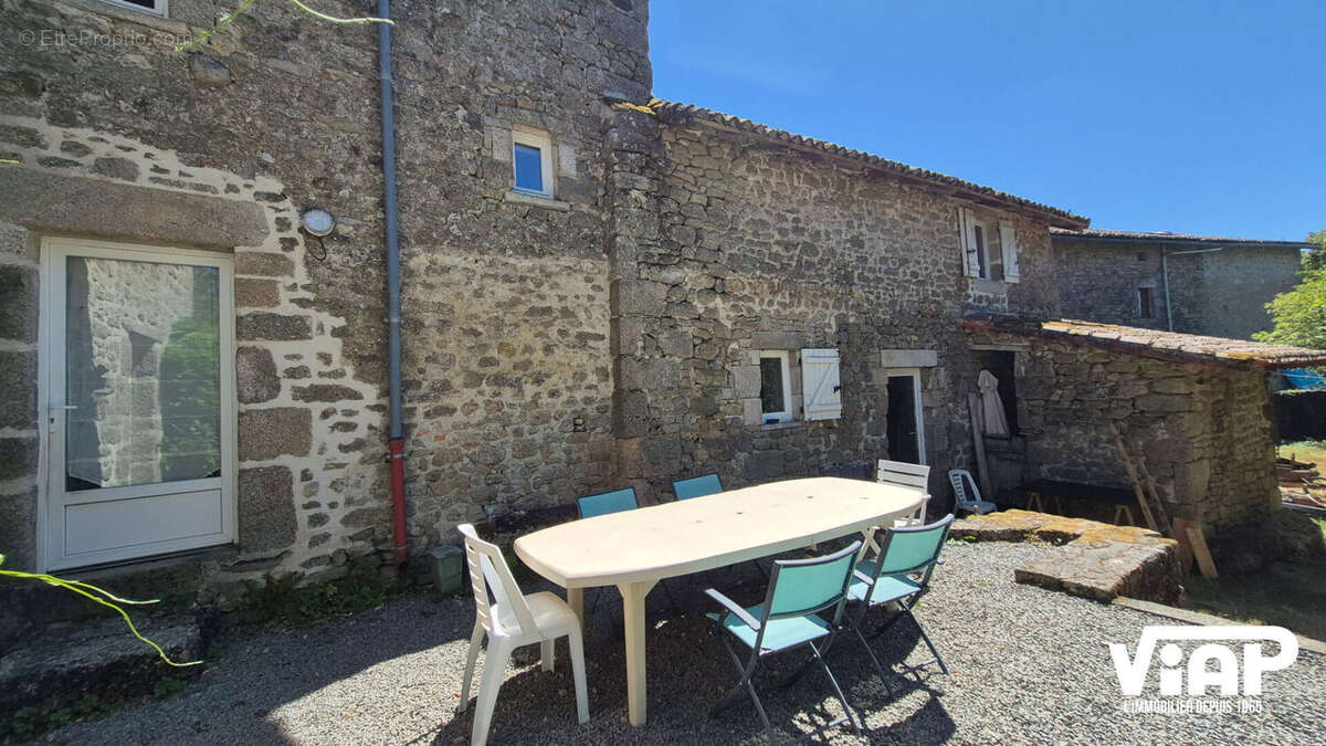 Ferme rénovée avec dépendances - photo 14