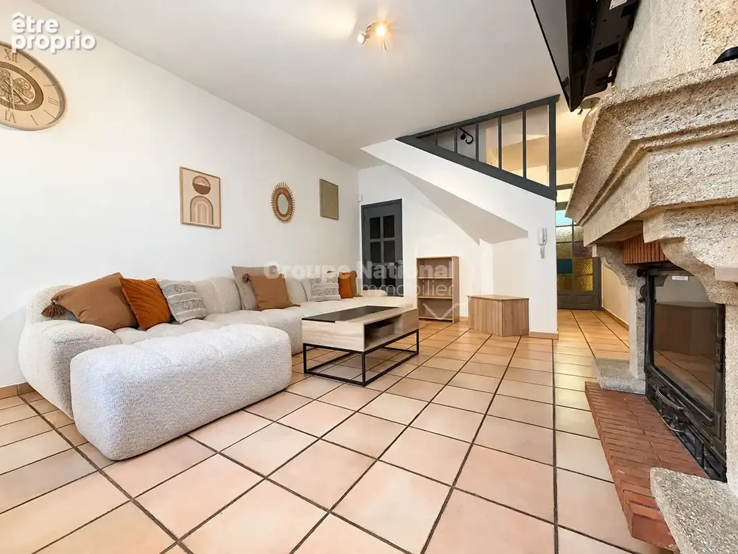 Maison de type 5 avec extérieur et grand garage ! - photo 4