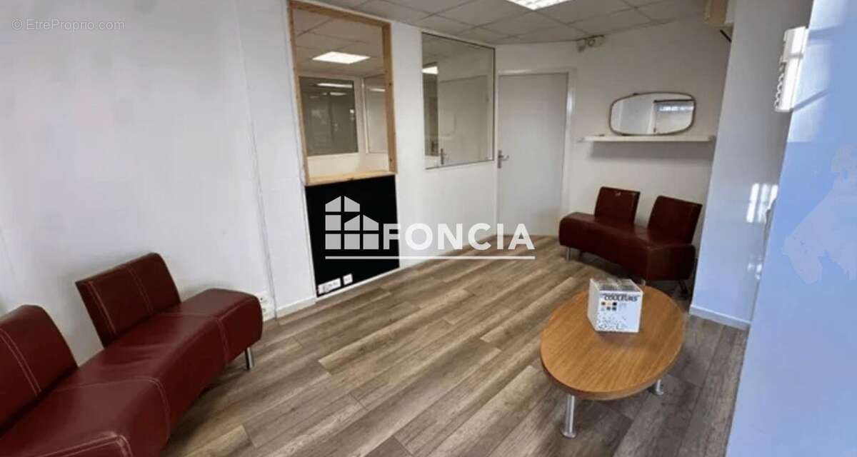 Commerce à CARQUEIRANNE