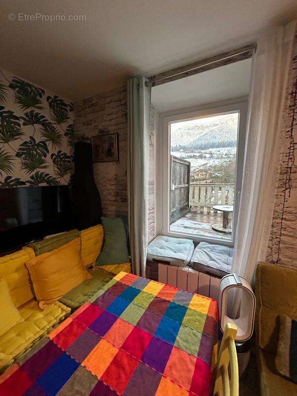 Appartement à POMMIERS-LA-PLACETTE