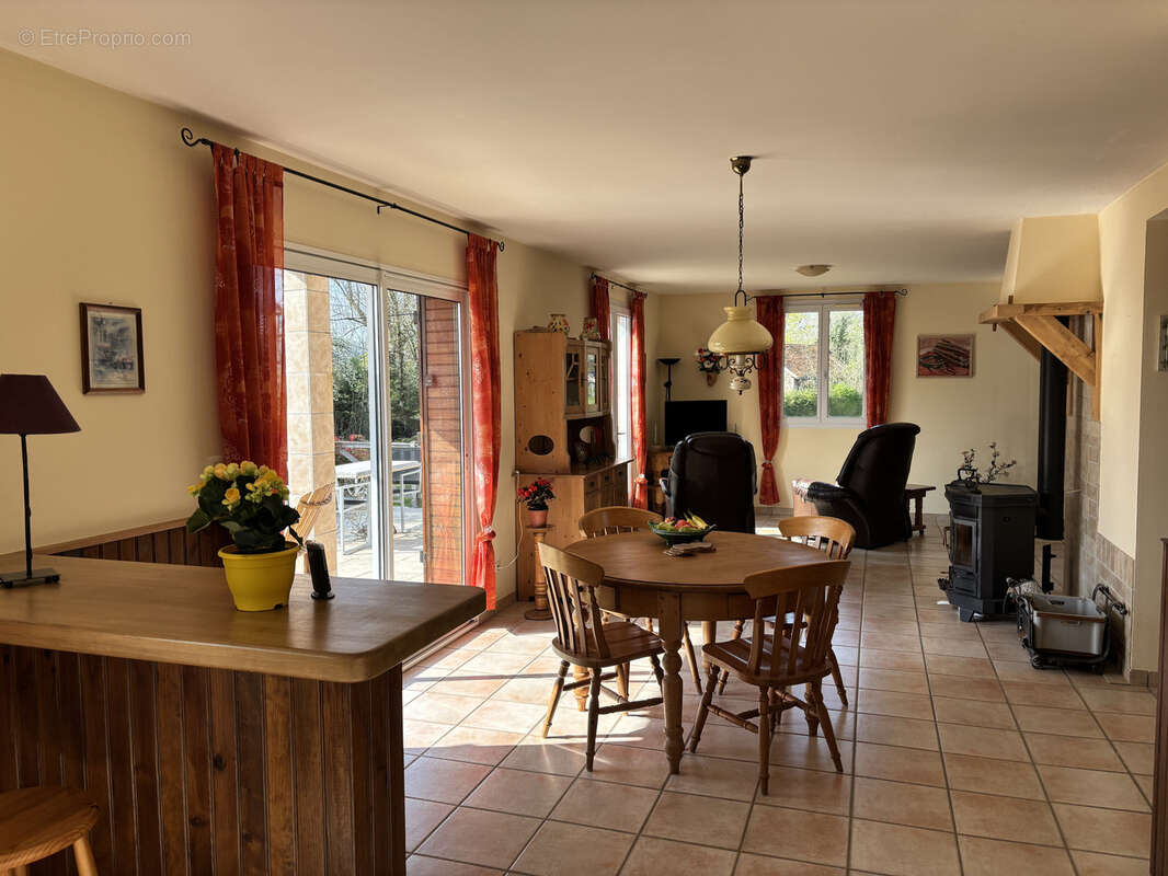 Maison à AUTRY-ISSARDS