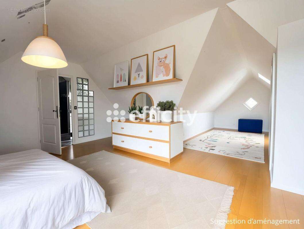 Maison à VERRIERES-LE-BUISSON