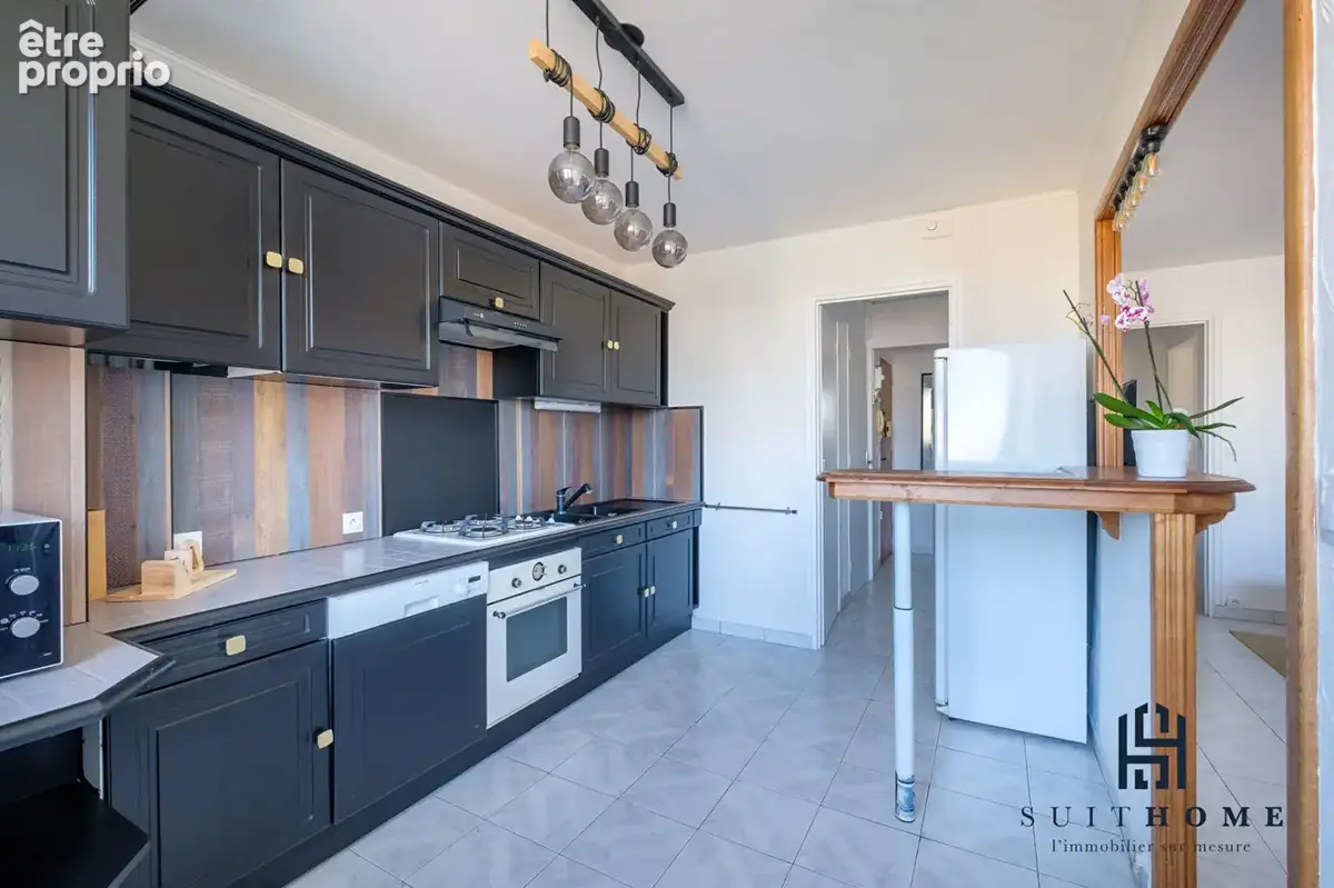 Appartement T5 à vendre proche de la maison de la danse Appartement  5 pièce(s) 82m2 4 chambre au dernier étage à LYON 8 - photo 9