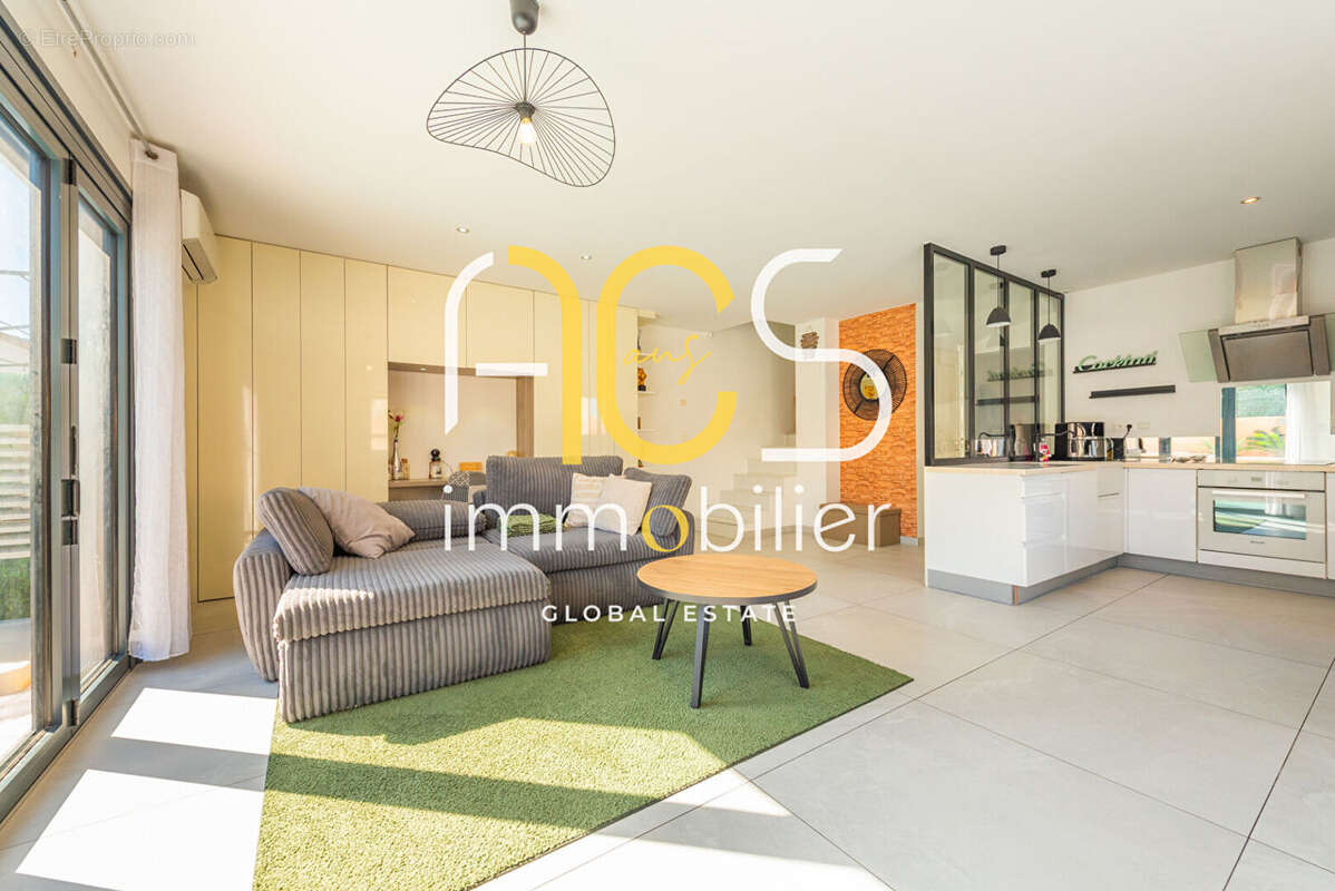 Maison à CHATEAUNEUF-LES-MARTIGUES