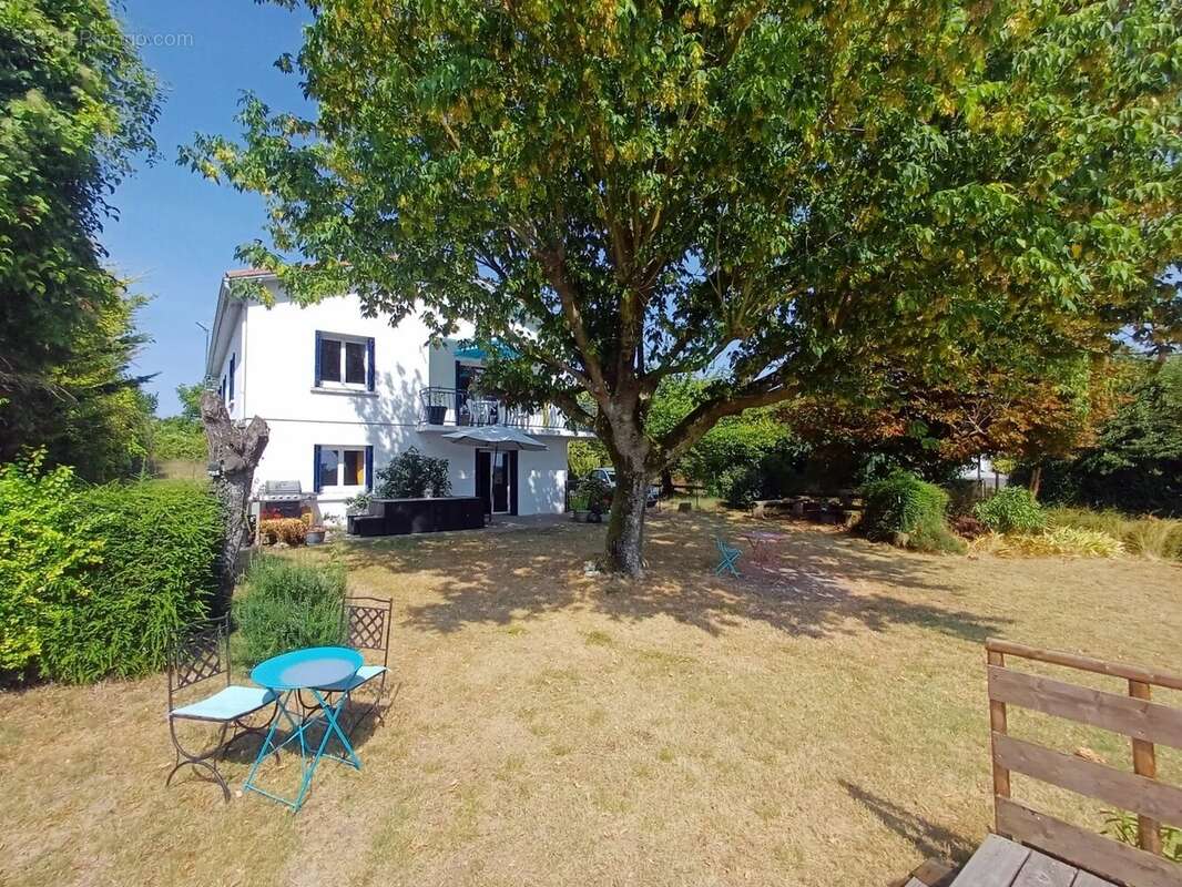 Maison à SAINT-FORT-SUR-GIRONDE