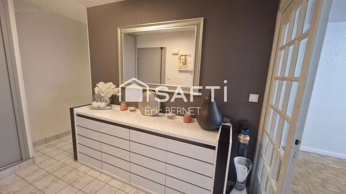 Photo 4 - Appartement à DECINES-CHARPIEU